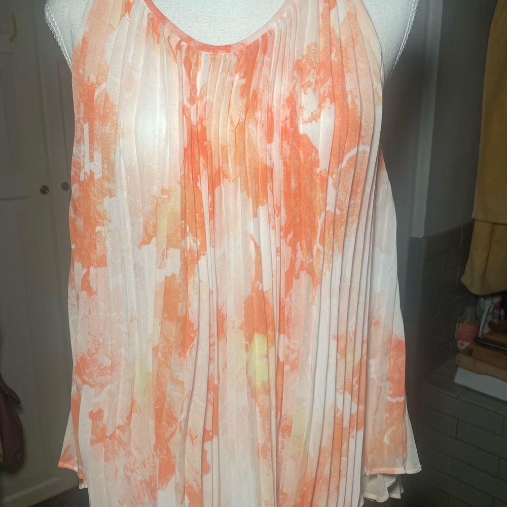 Club Monaco Relaxed Pleated Tank Top in White and Orange